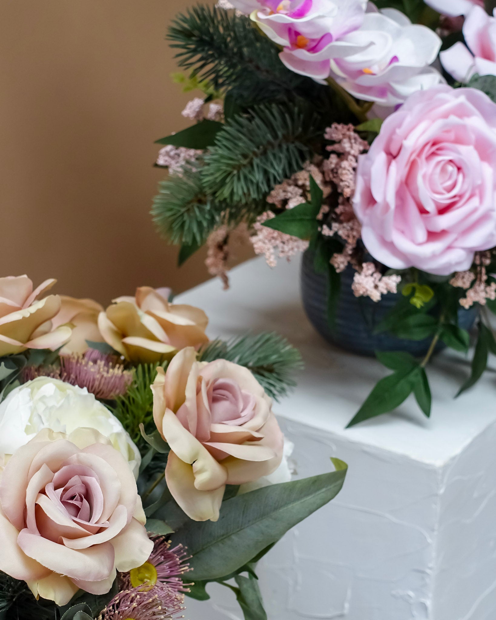 Velvet Romance Arrangement