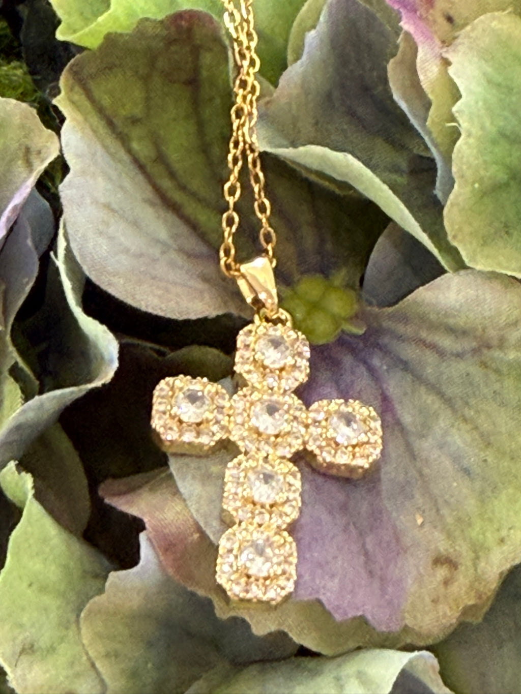 Elegant Cross Necklace 18k Gold Plated Steel