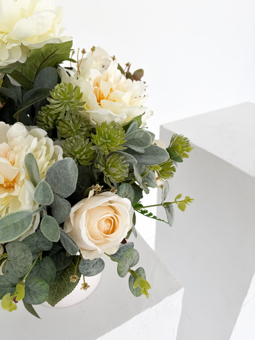 Classic Cream Rose Arrangement