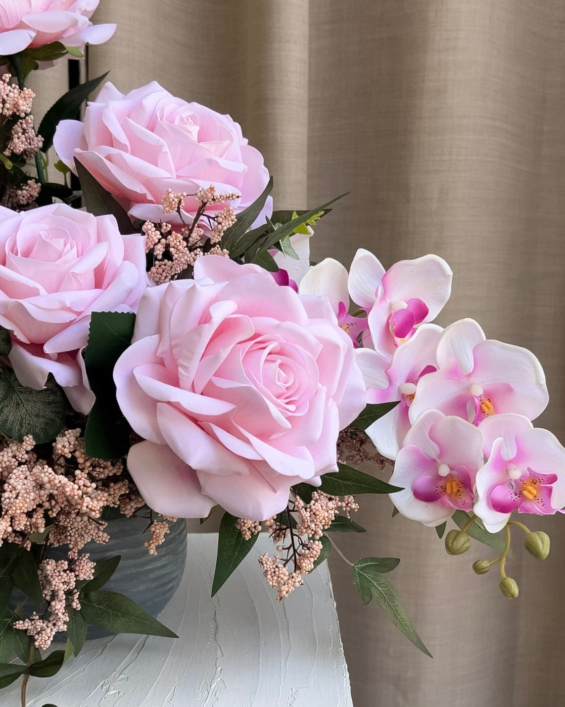 Velvet Romance Arrangement