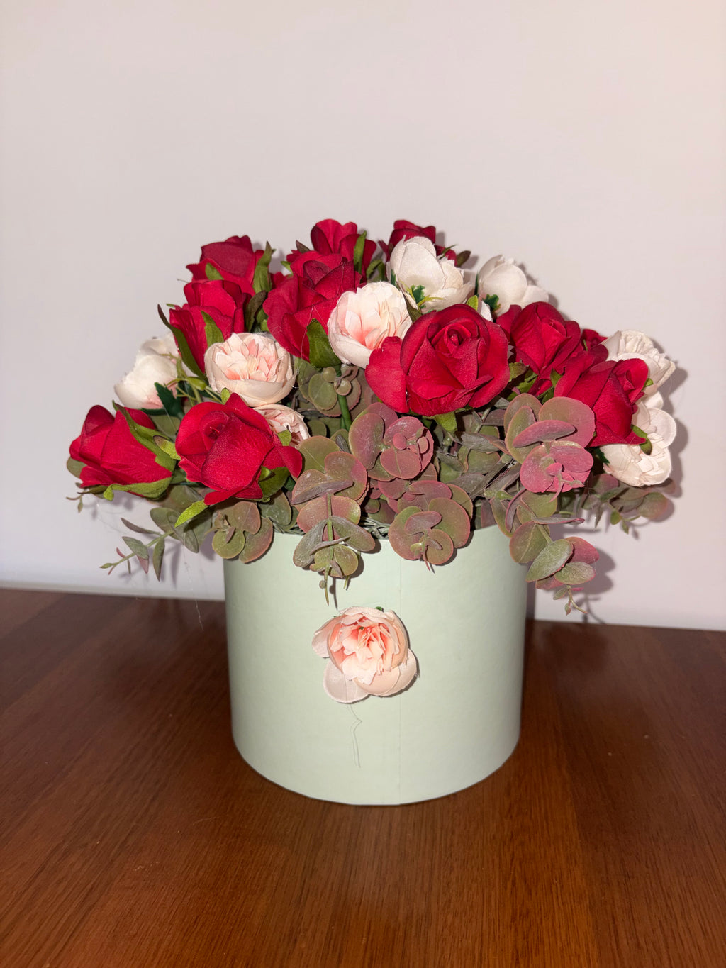 Red Rose & Peach Ranunculus Hatbox Arrangement