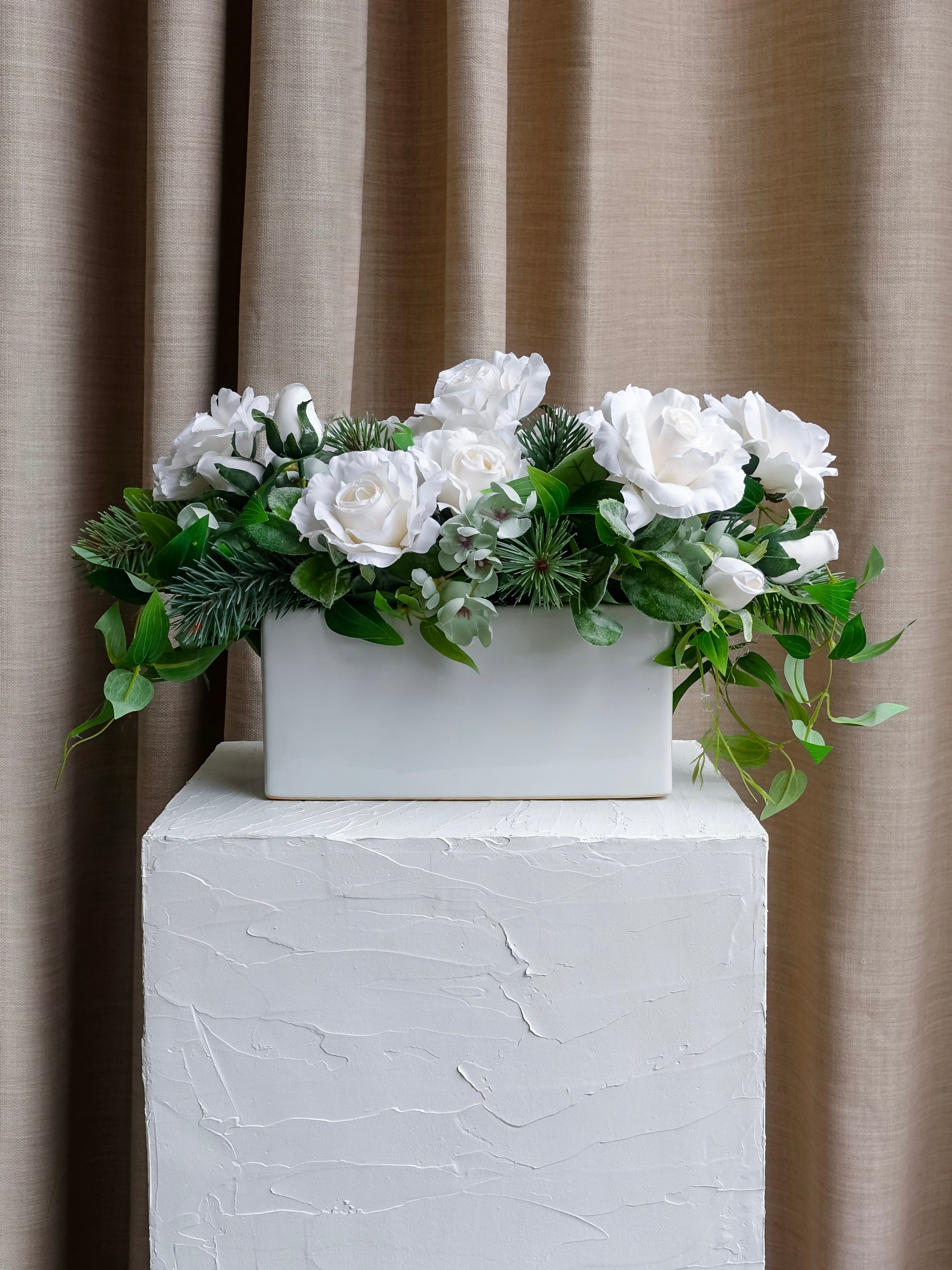 Ivory Classic Table Centre